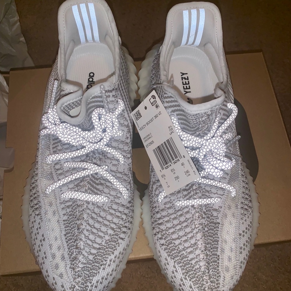 NWT 💯Authentic Yeezy boost 350 V2 Static